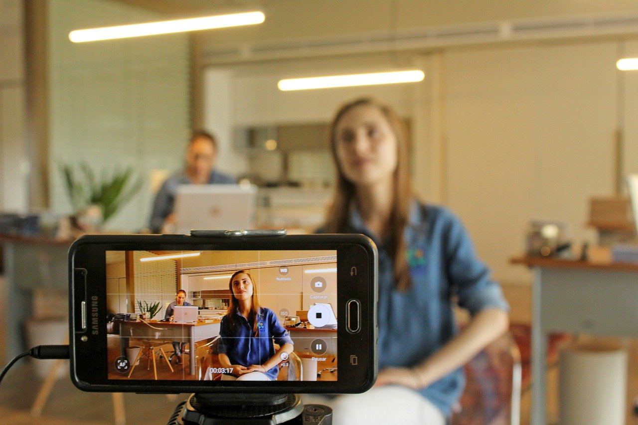 filming, cellular, camera-4371566.jpg